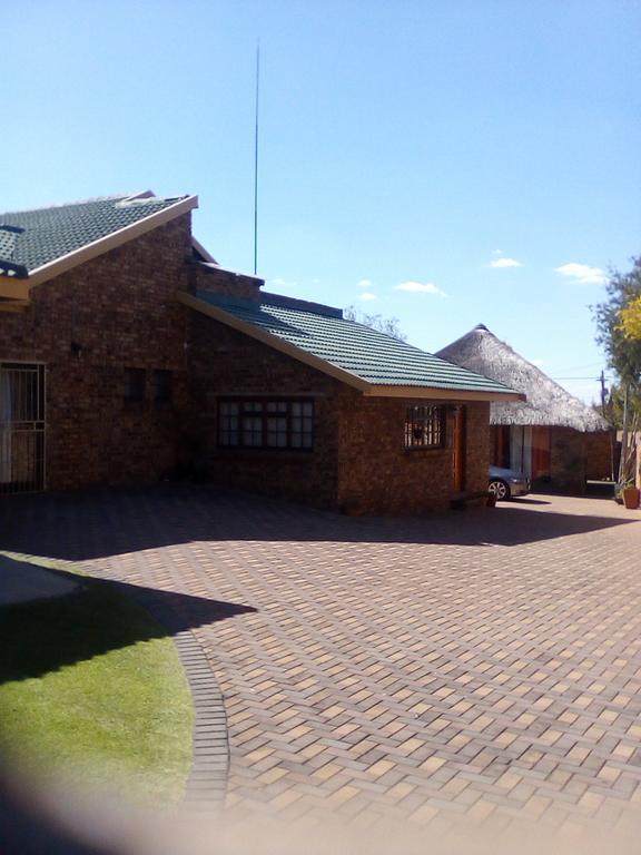 Pride Rock Accommodation Middelburg  Exterior foto